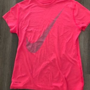 Girls Nike Shirt